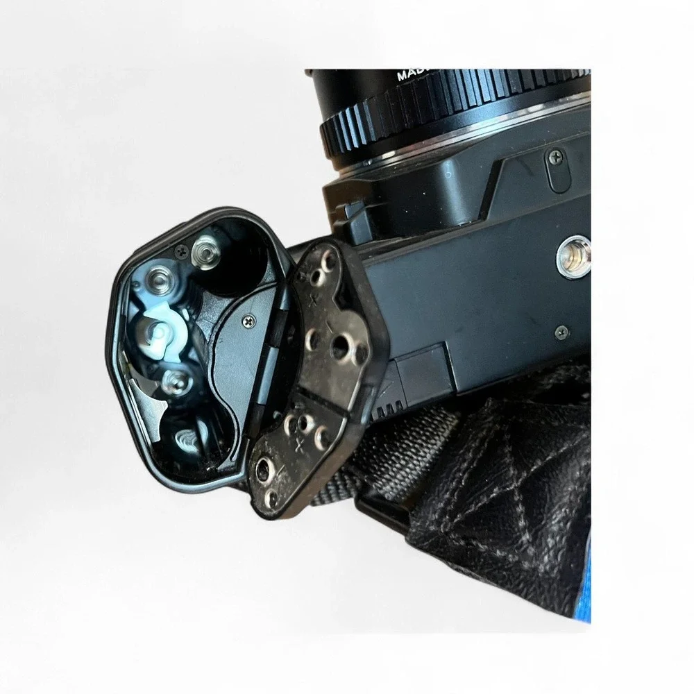 Chinon CP-7m Multi Program SLR Camera with Ozunon Lens, Flash,‎ Bag, Manual